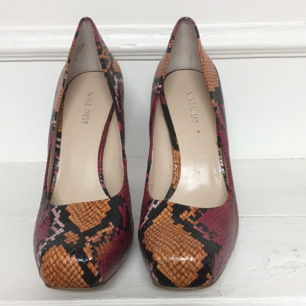 NINE WEST